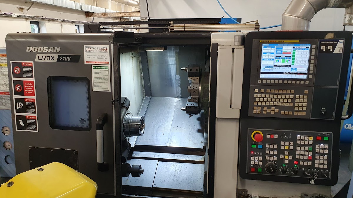 DOOSAN LYNX 2100 A  2017